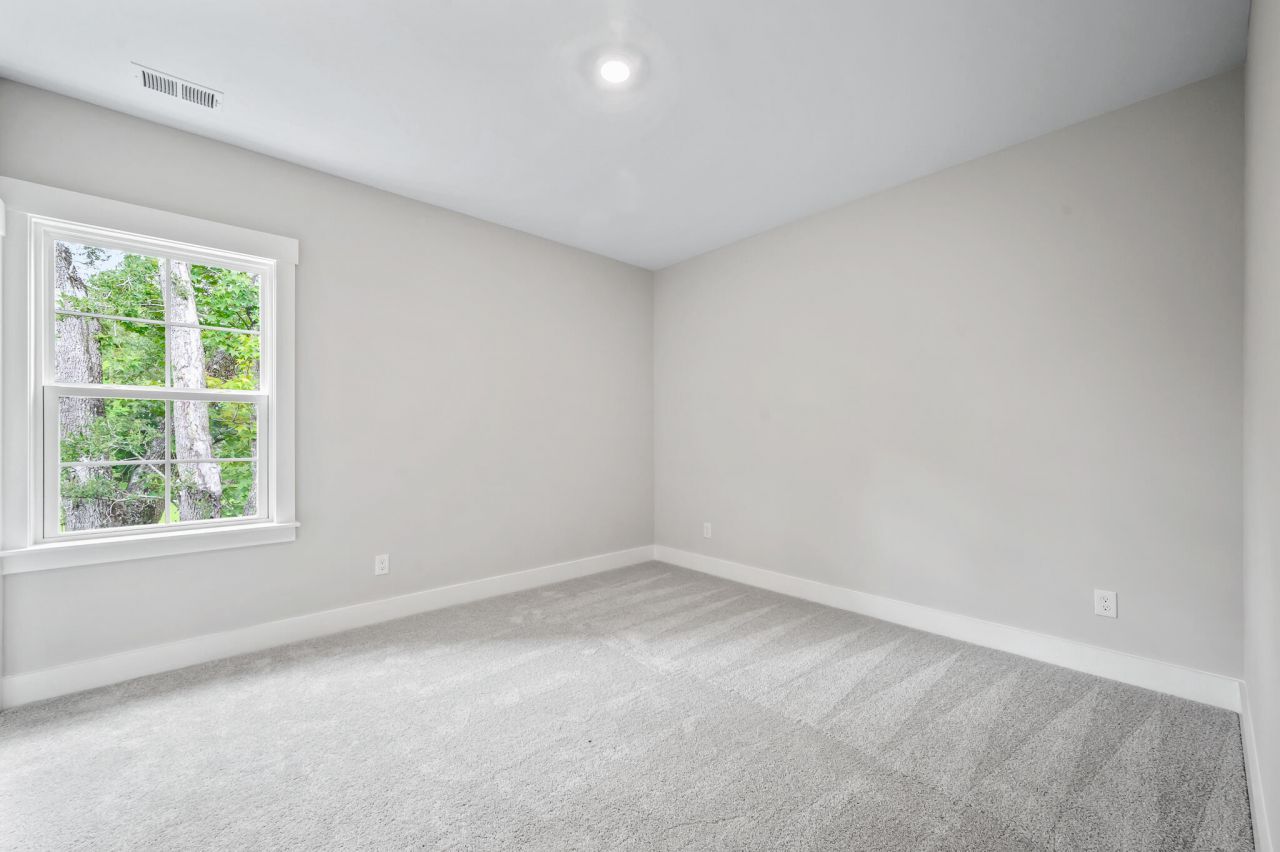 229 Creek Pointe Drive Photo 41