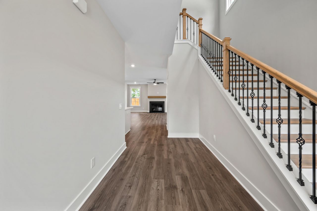 229 Creek Pointe Drive Photo 9