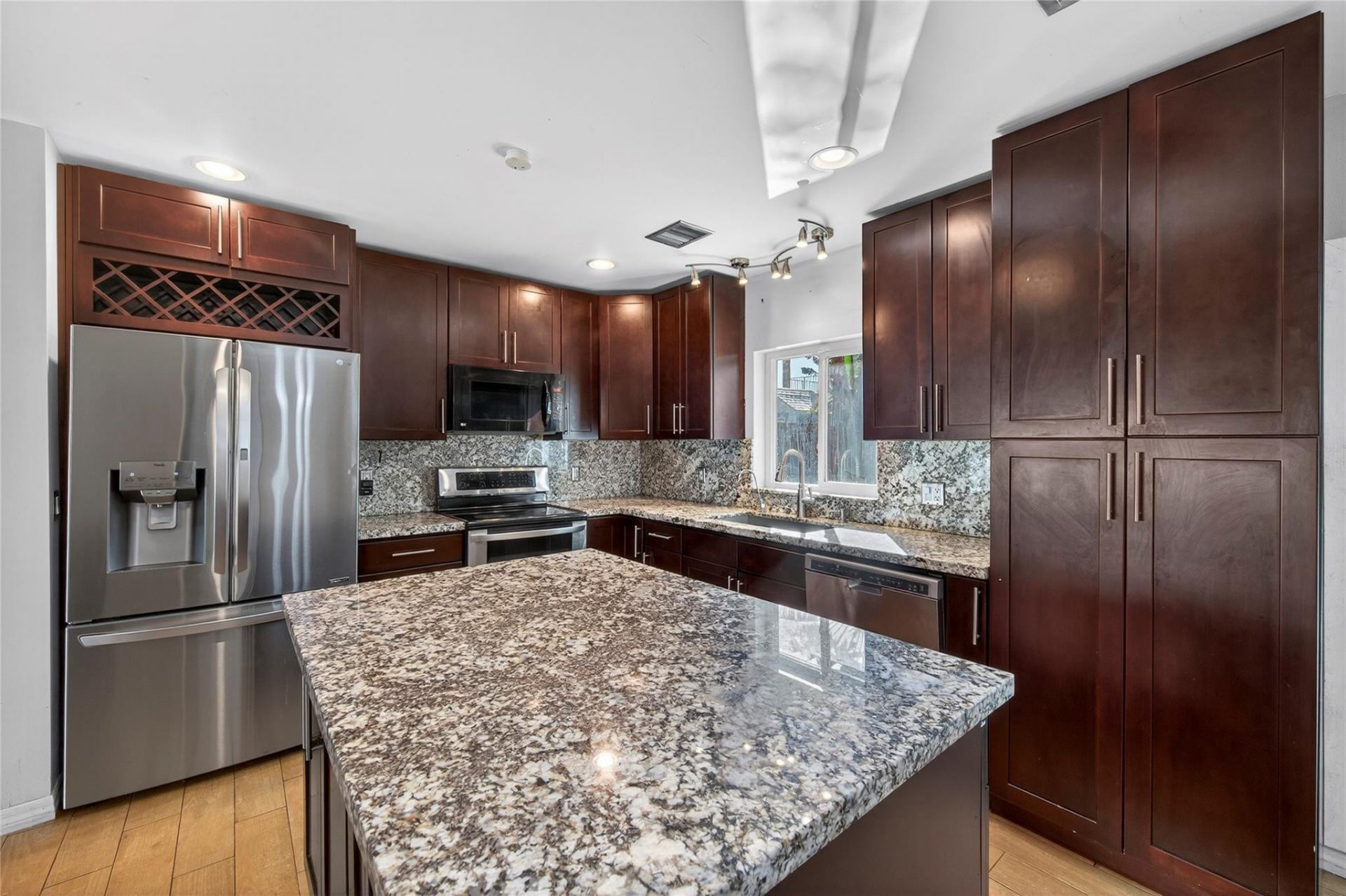 6847 NW 27th Way, Fort Lauderdale, FL 33309 Photo