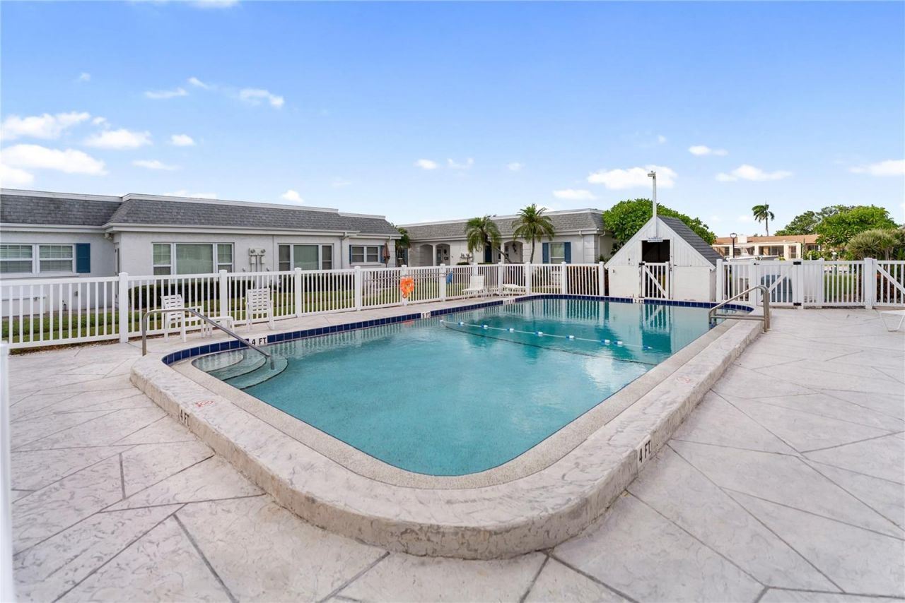 9612 Santa Maria Court, Unit 52, Bradenton, FL 34210 Photo