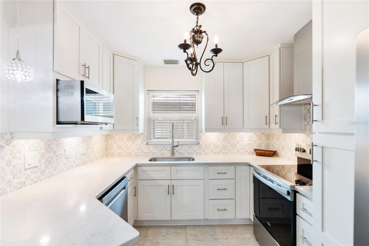 9612 Santa Maria Court, Unit 52, Bradenton, FL 34210 Photo