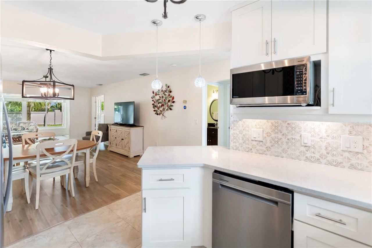 9612 Santa Maria Court, Unit 52, Bradenton, FL 34210 Photo