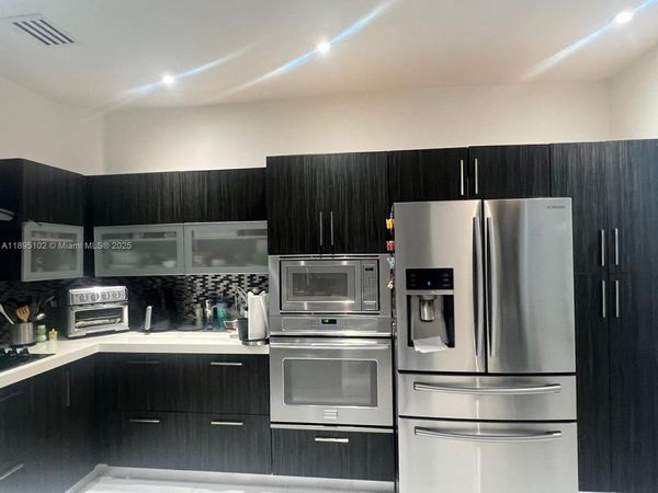 11281 NW 84th St, Doral, FL 33178