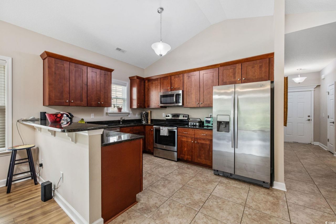 220 Palm Cove Circle Photo 13