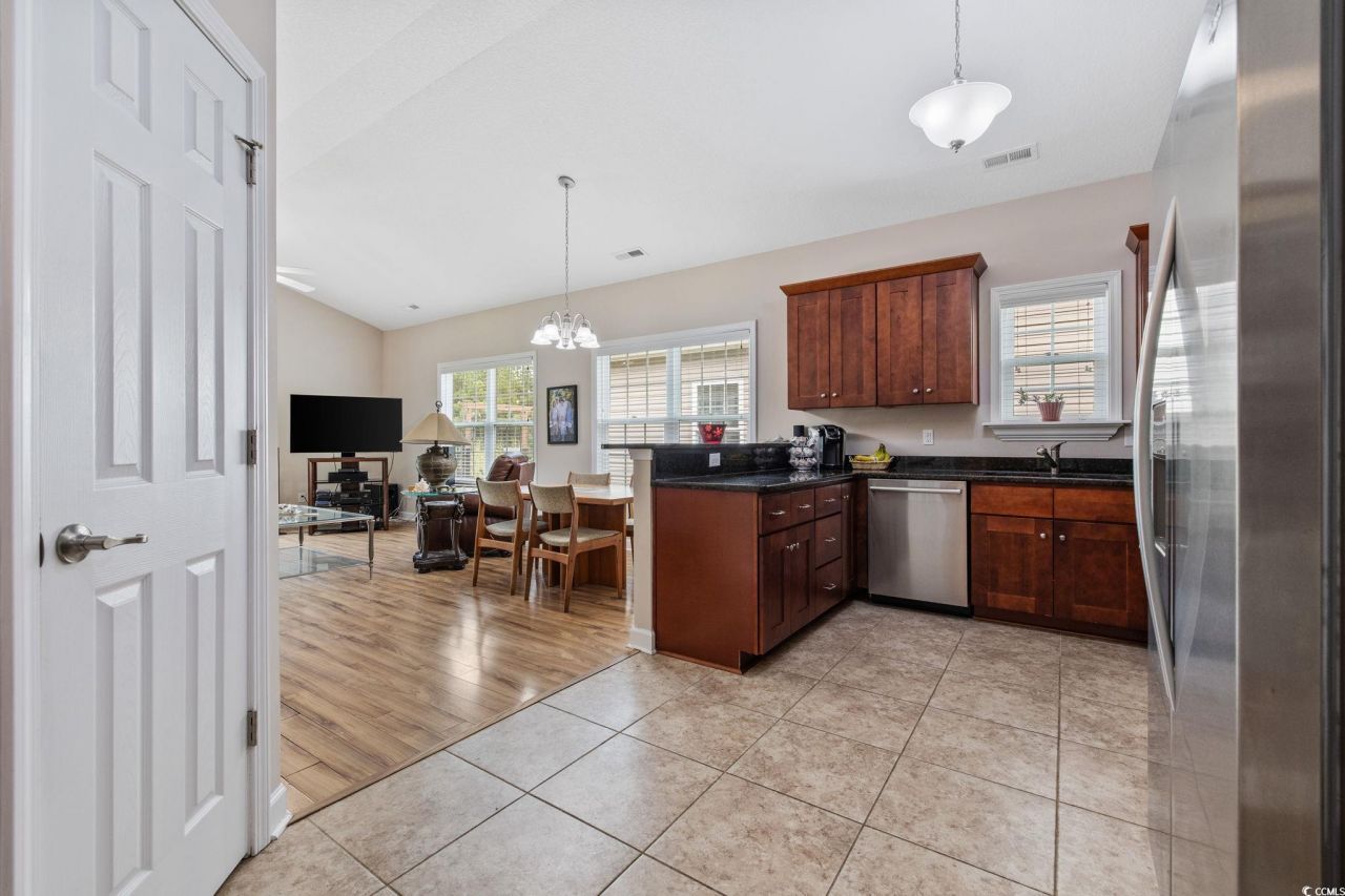 220 Palm Cove Circle Photo 17