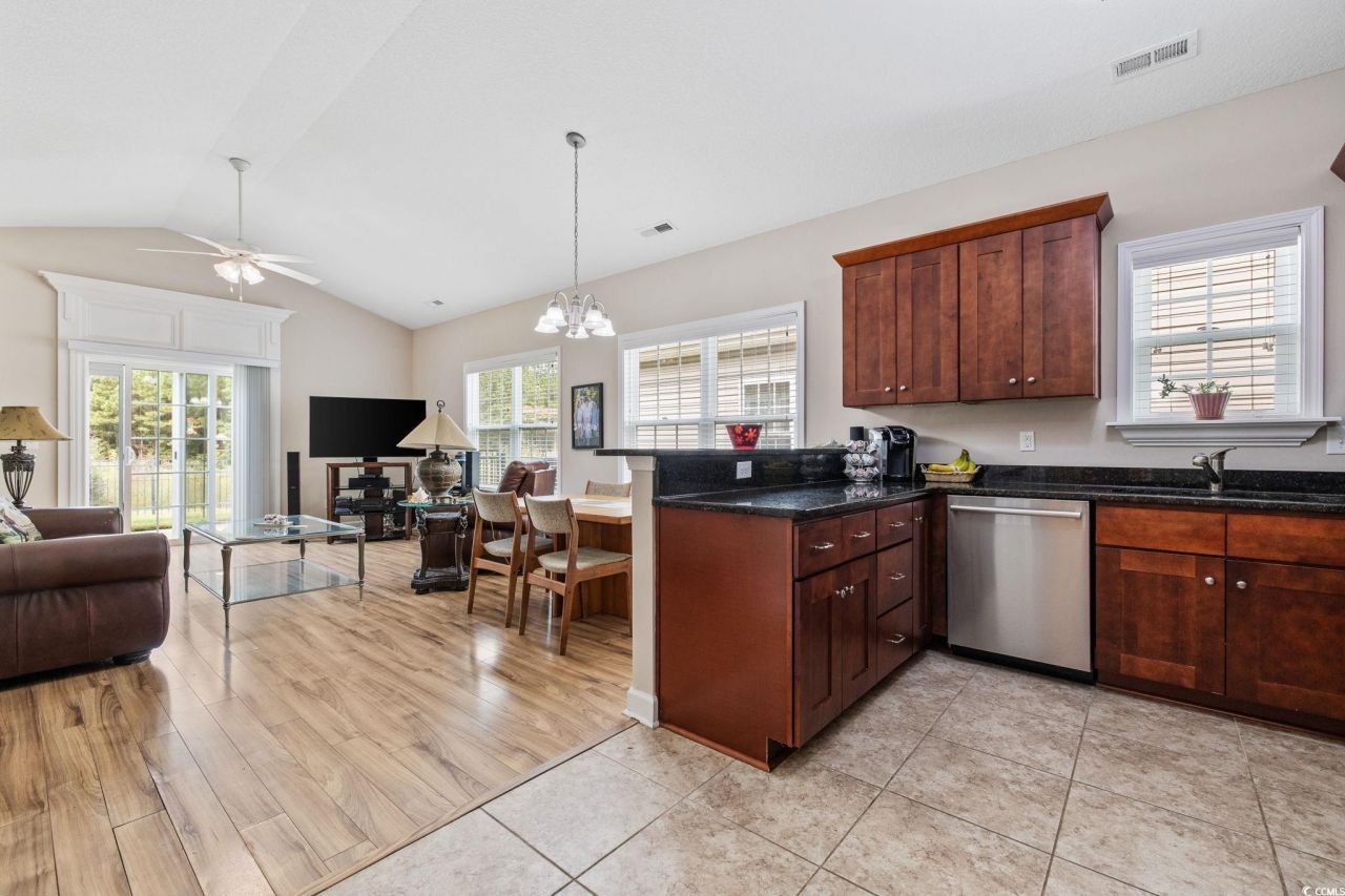 220 Palm Cove Circle Photo 18