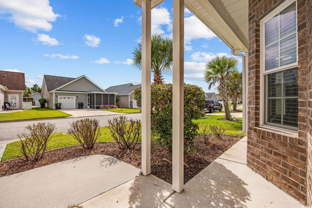 220 Palm Cove Circle Photo 6