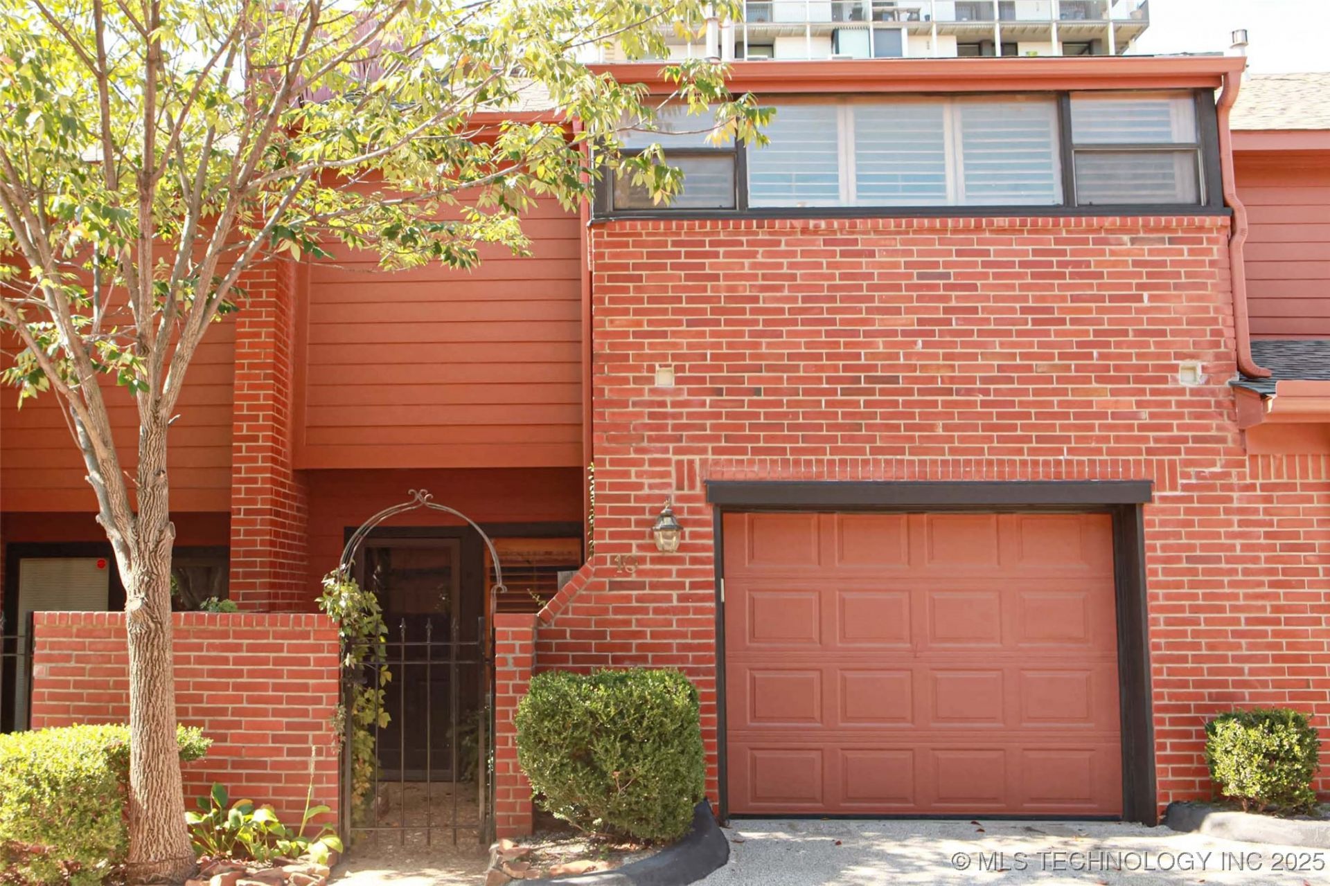 10 Woodward Boulevard, Unit 10, Tulsa, OK 74114 Main Photo