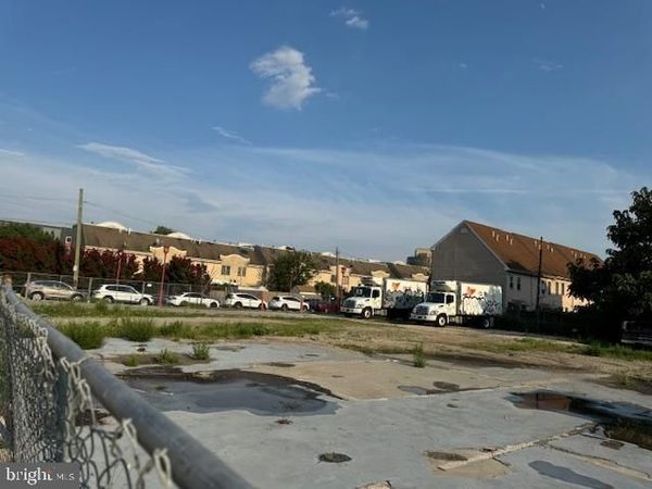 900 2 CALLOWHILL STREET, PHILADELPHIA, PA 19123