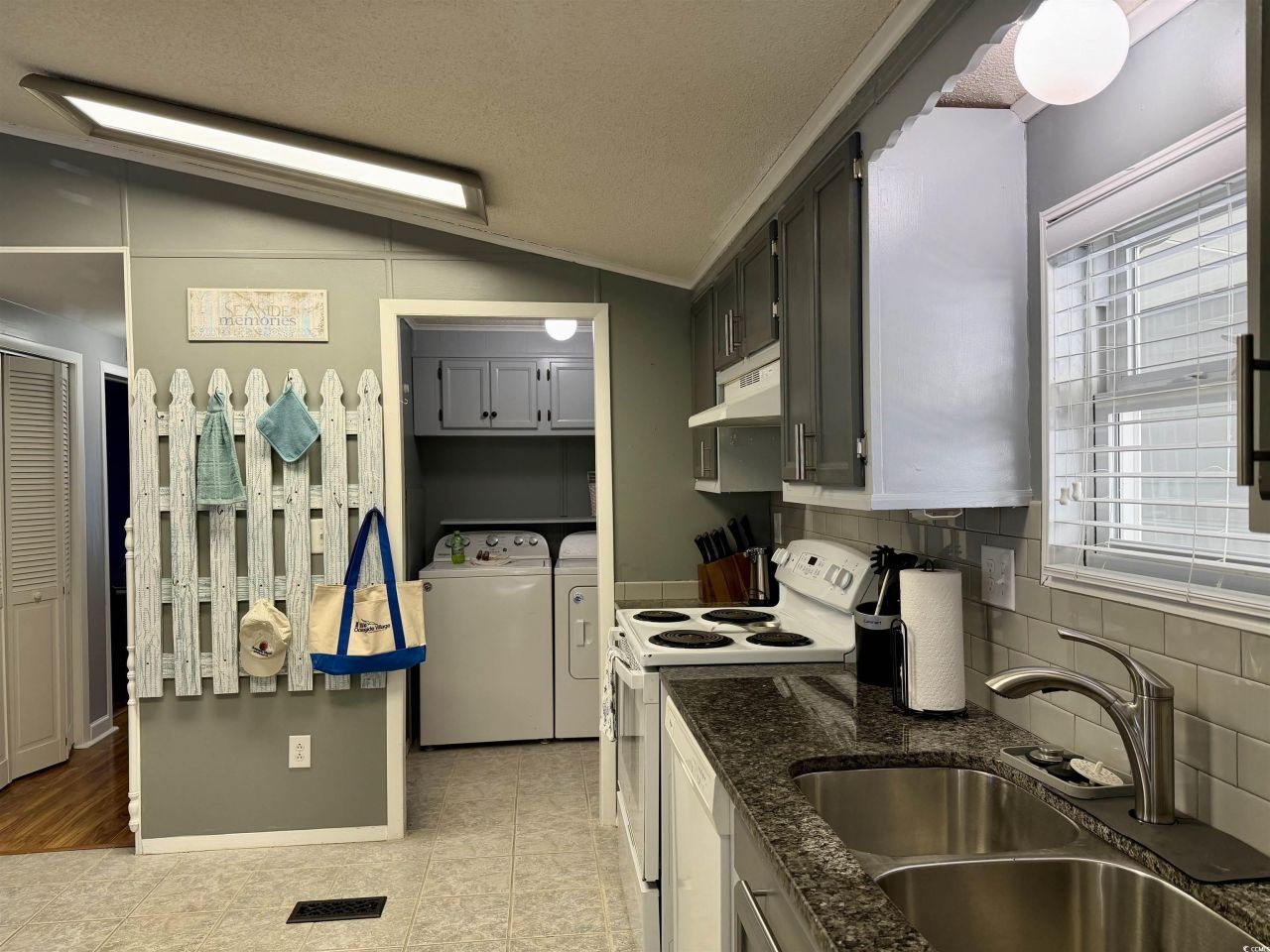 454 Sanddollar Dr. Photo 4