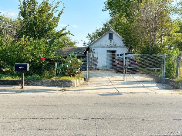 4842 lord, San Antonio, TX 78220