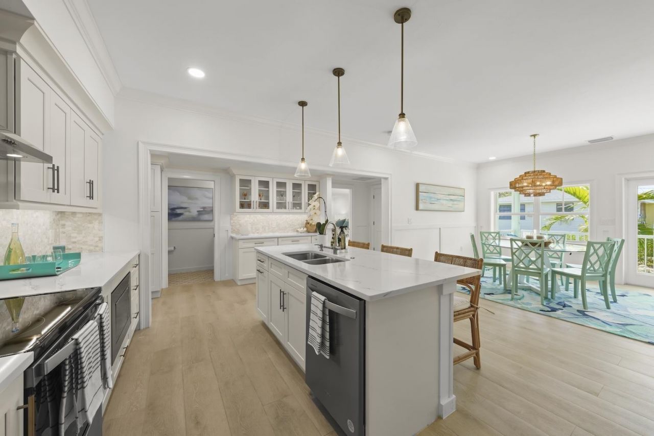 1163 Seagrape Lane, Sanibel, FL 00000 Photo