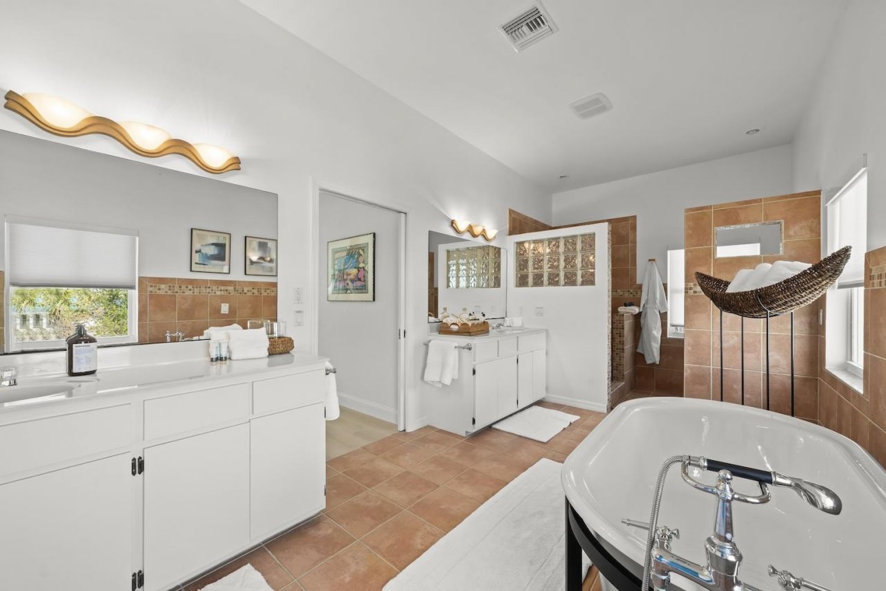 1163 Seagrape Lane, Sanibel, FL 00000 Photo