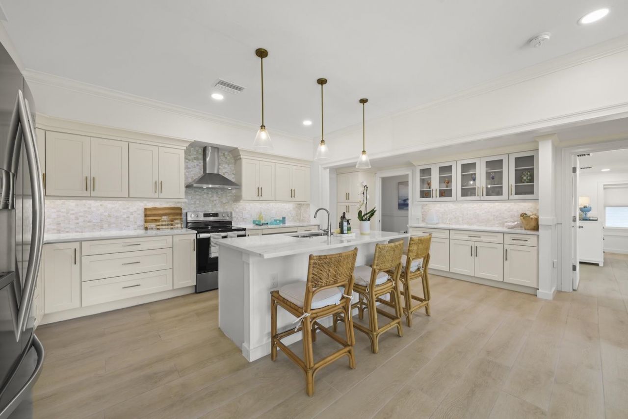 1163 Seagrape Lane, Sanibel, FL 00000 Photo