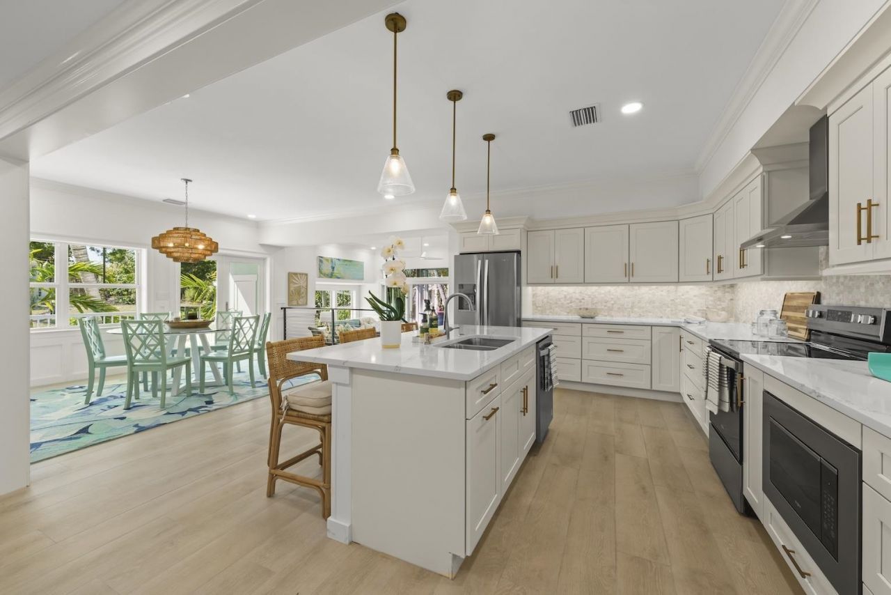 1163 Seagrape Lane, Sanibel, FL 00000 Photo