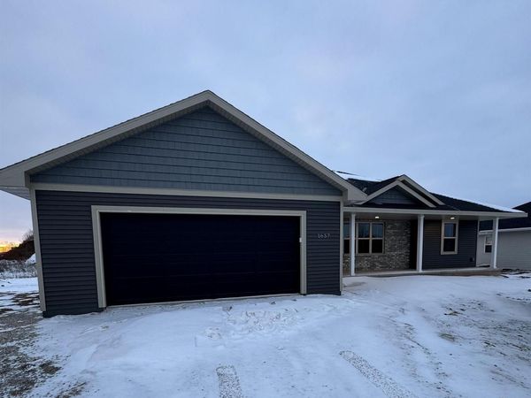 1657 FRONTIER ROAD, Luxemburg, WI 54217