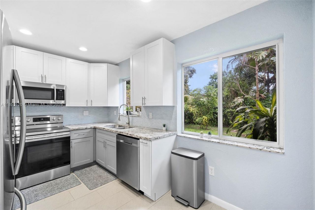 14621 NW 13th Rd, Miami, FL 33167 Photo