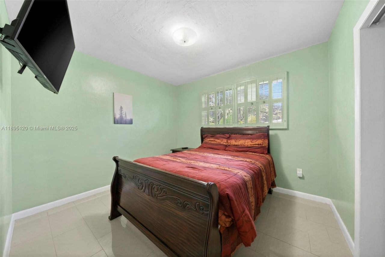 14621 NW 13th Rd, Miami, FL 33167 Photo