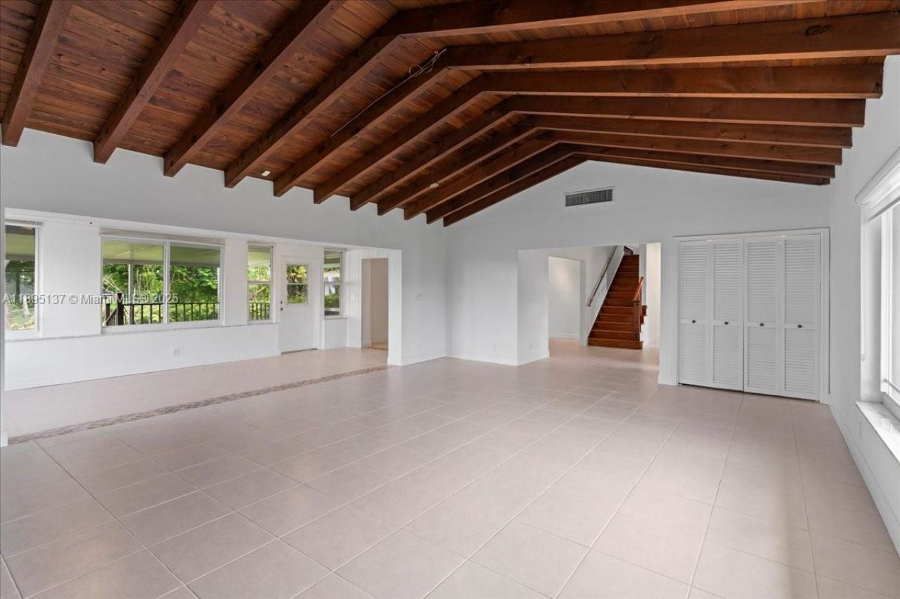 1961 NE 188th St, Miami, FL 33179 Photo