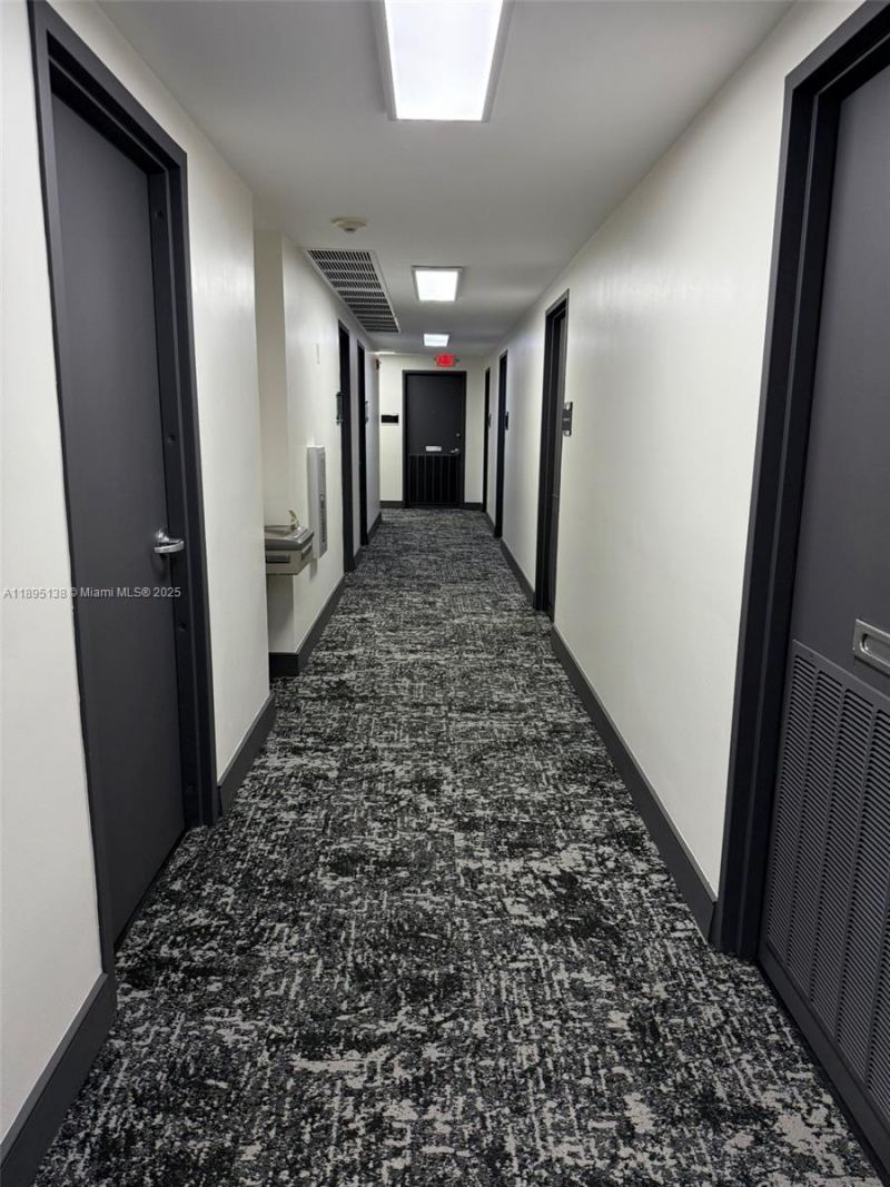 299 Alhambra Cir, Unit 318, Coral Gables, FL 33134 Photo