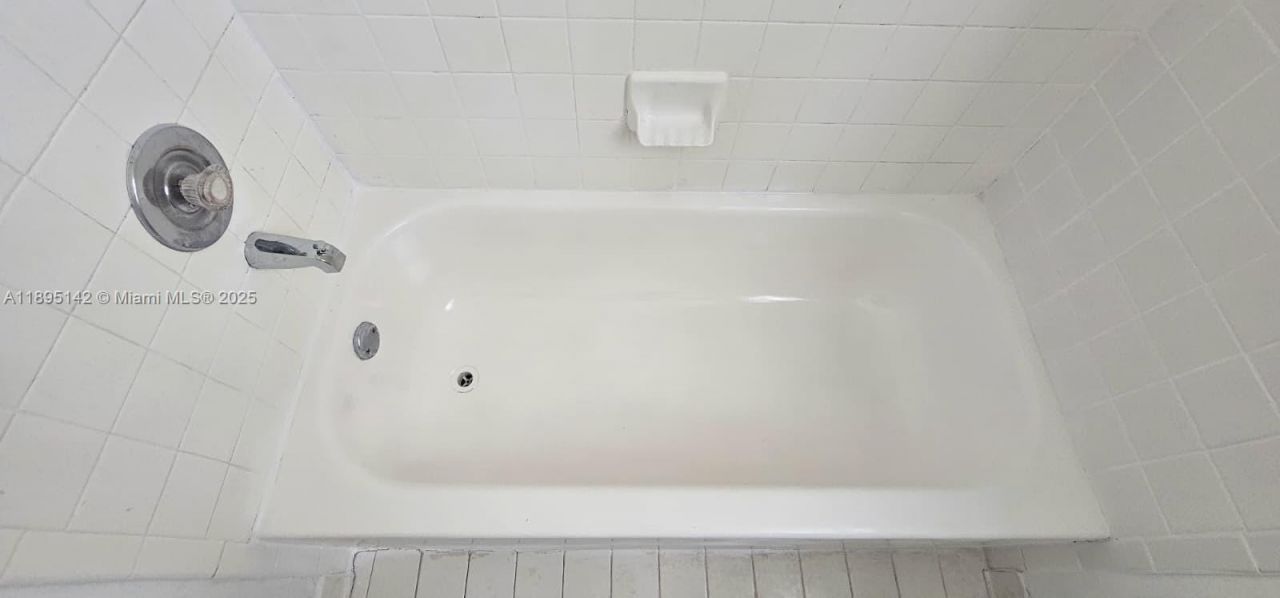 3204 Glenmoor Dr, Unit 3204, West Palm Beach, FL 33409 Photo