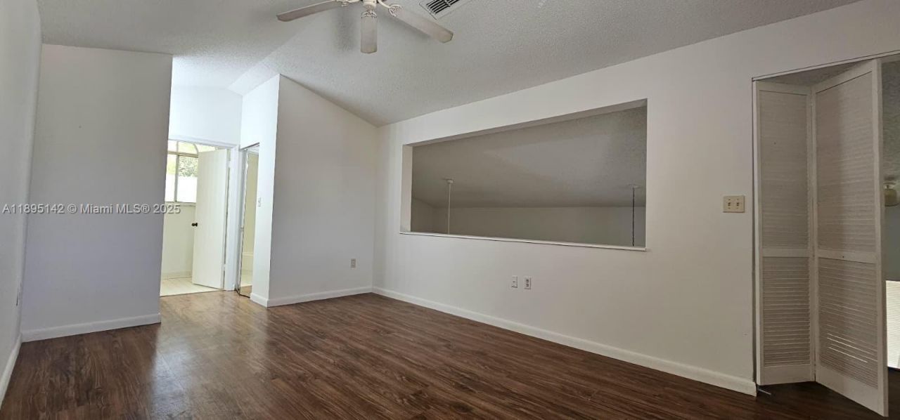 3204 Glenmoor Dr, Unit 3204, West Palm Beach, FL 33409 Photo