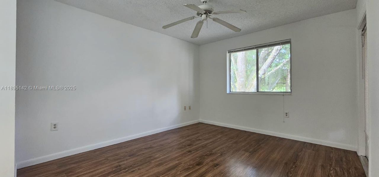 3204 Glenmoor Dr, Unit 3204, West Palm Beach, FL 33409 Photo