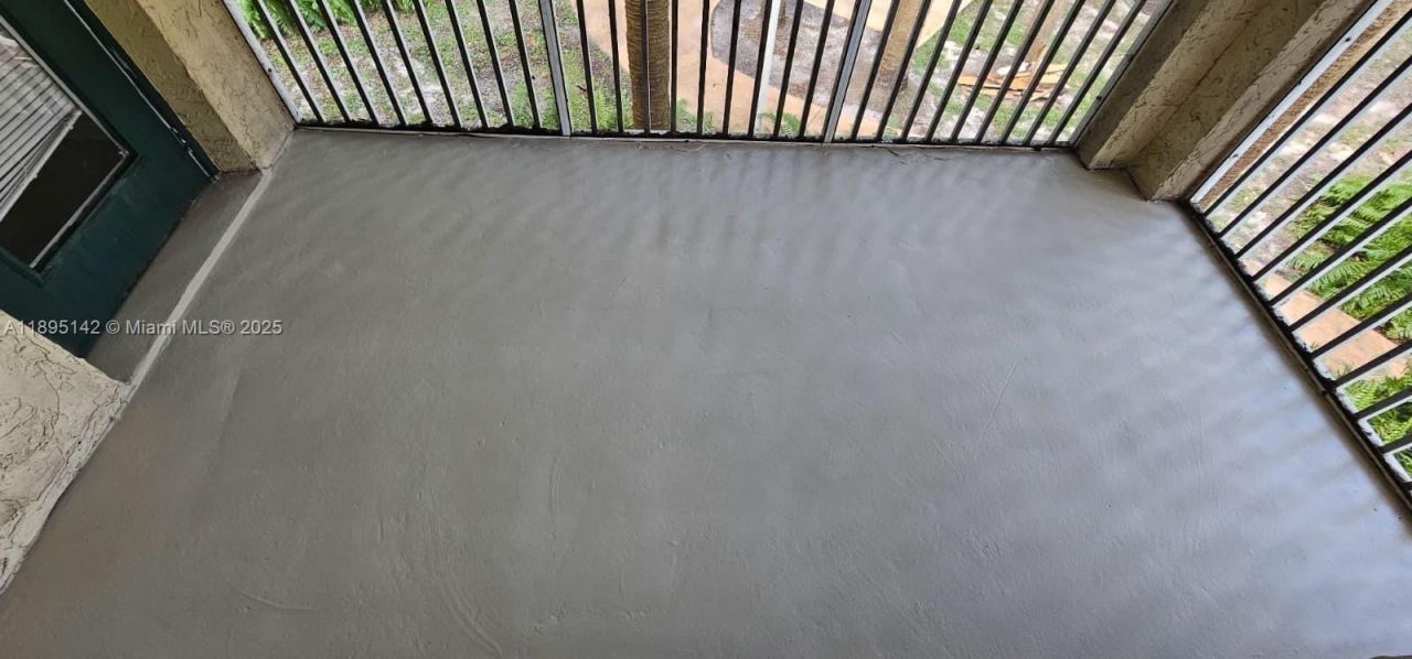 3204 Glenmoor Dr, Unit 3204, West Palm Beach, FL 33409 Photo