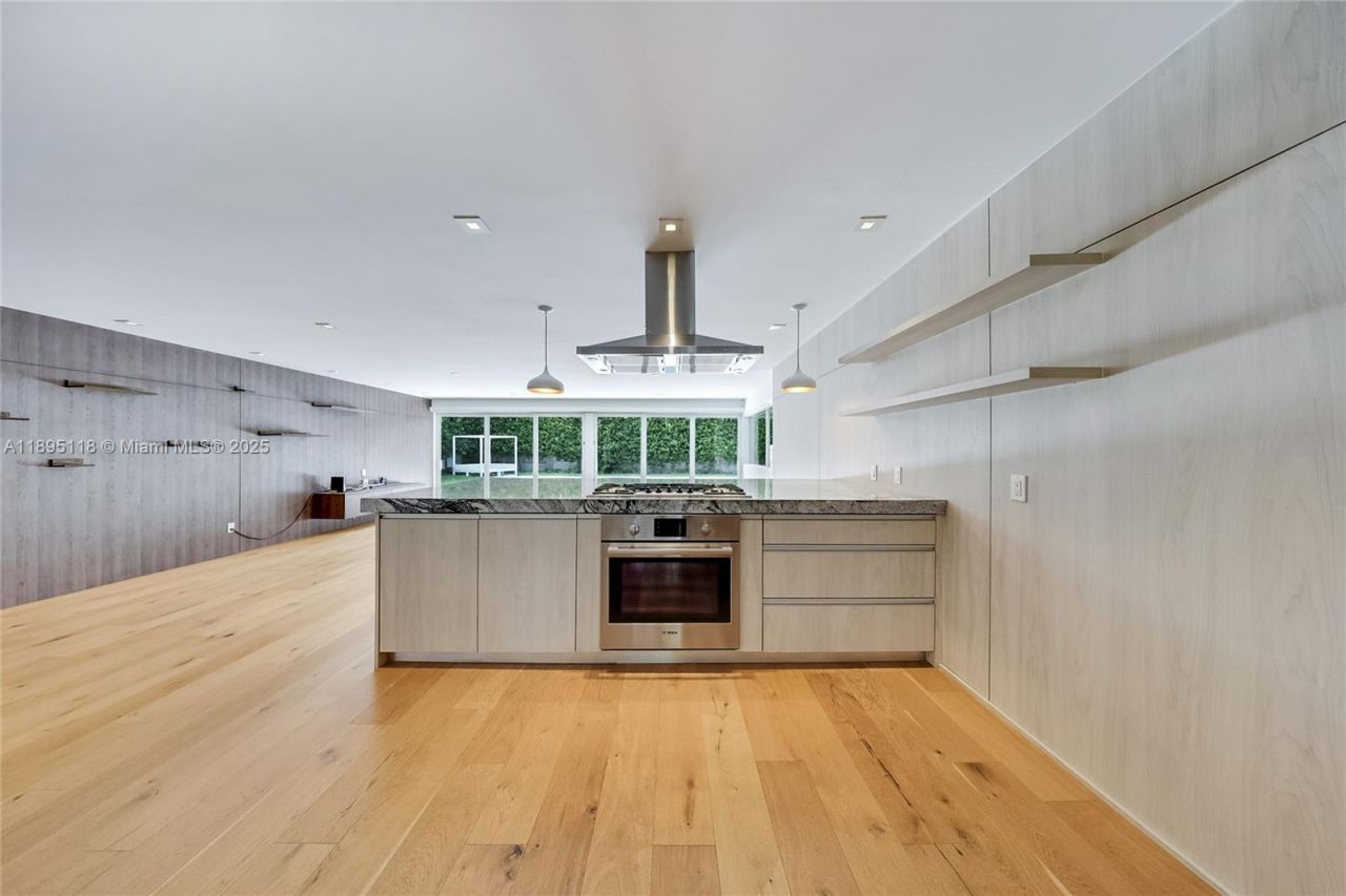 5244 Alton Rd, Miami Beach, FL 33140 Photo