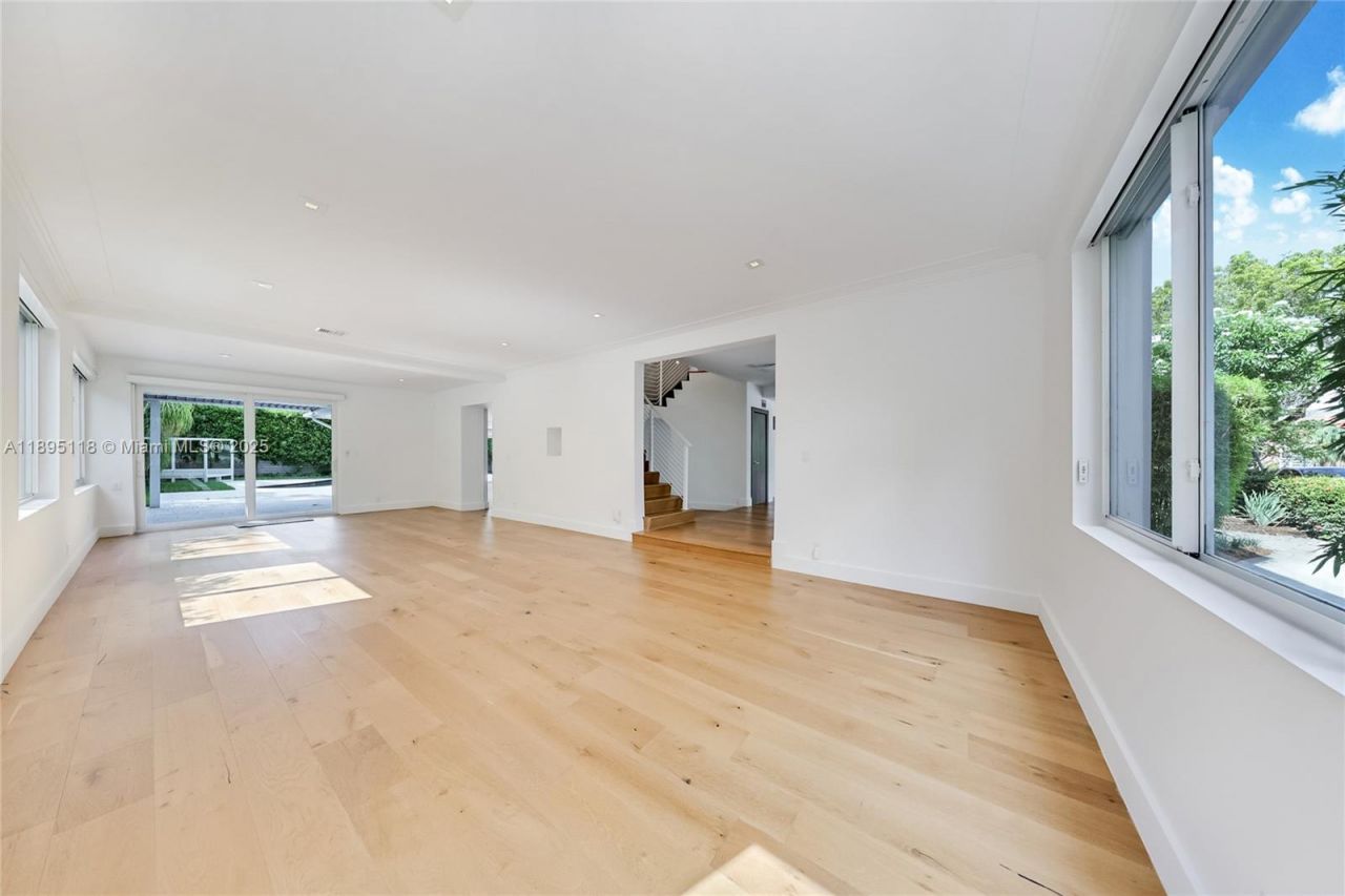 5244 Alton Rd, Miami Beach, FL 33140 Photo