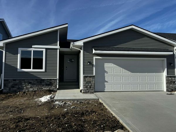 616 NE Oak Ridge Drive, Ankeny, IA 50021