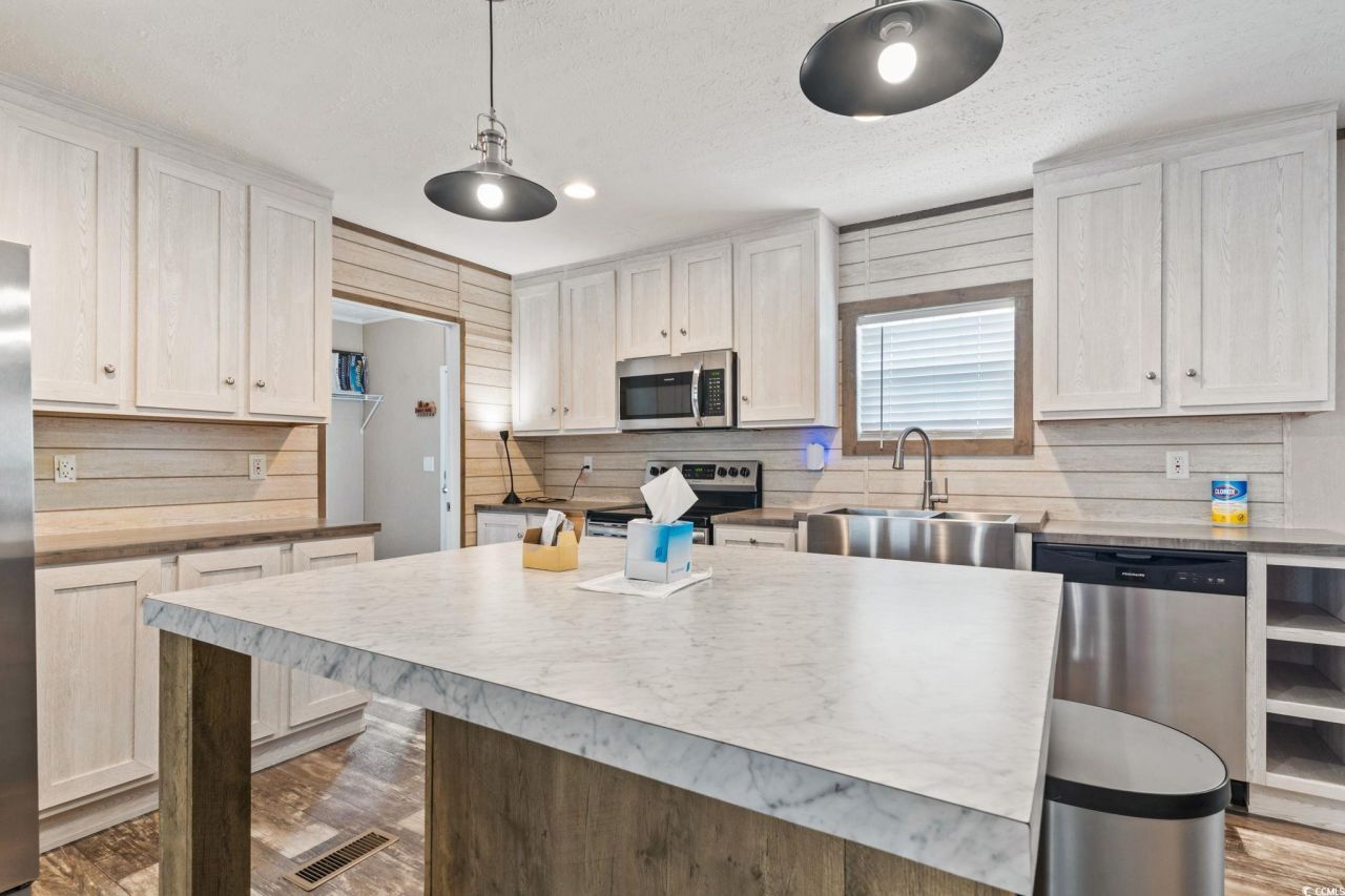 239 Air Stream Dr. Photo 15