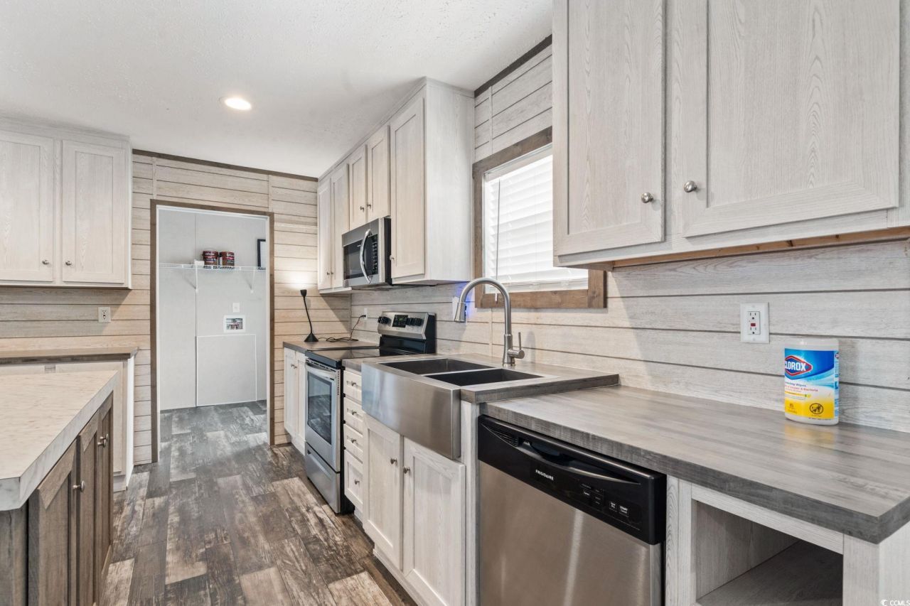 239 Air Stream Dr. Photo 16