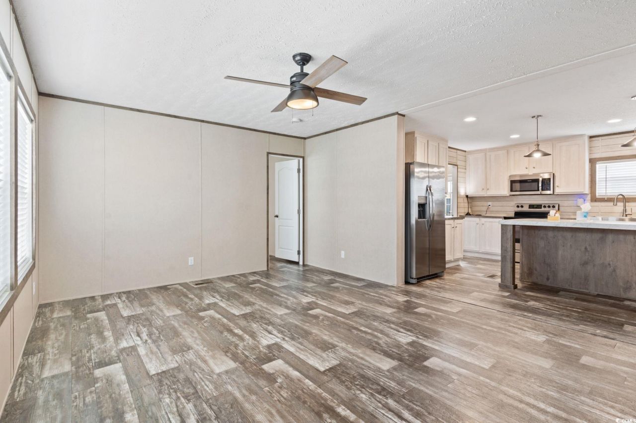 239 Air Stream Dr. Photo 4