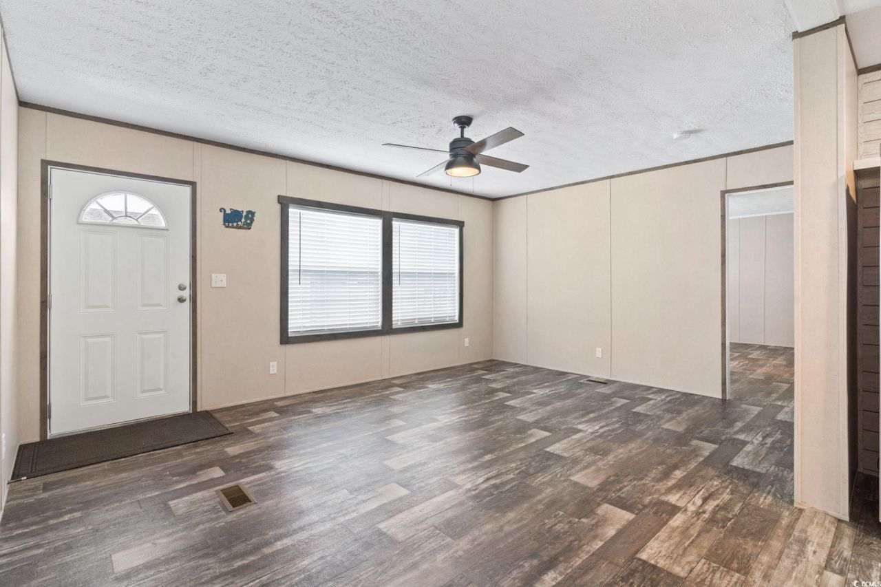 239 Air Stream Dr. Photo 6