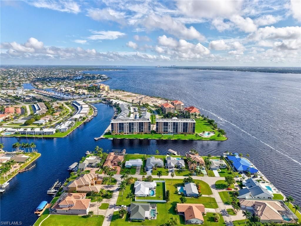 4260 SE 20th Pl, Unit 402, Cape Coral, FL 33904 Photo