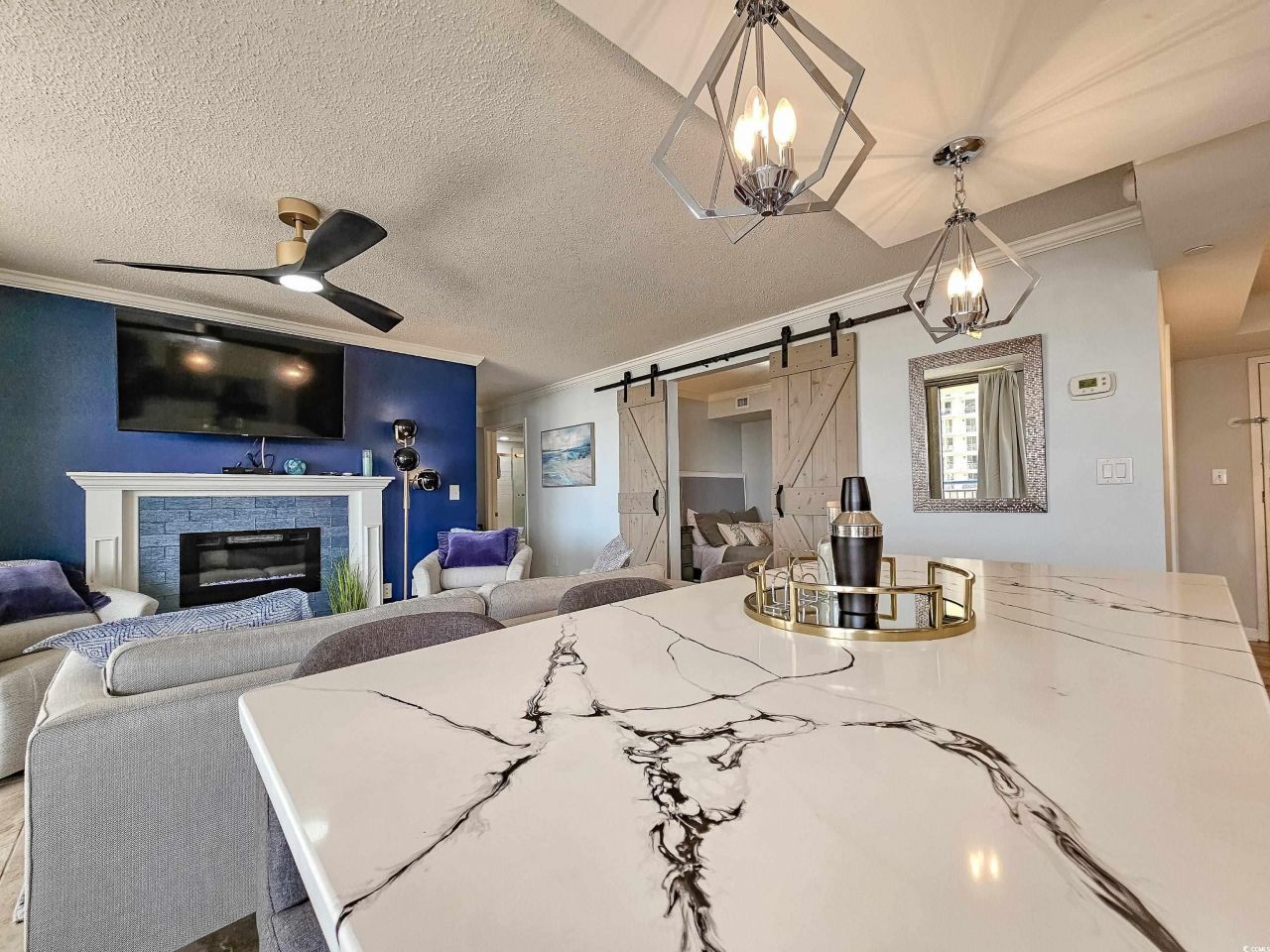 8560 Queensway Blvd. Photo 12