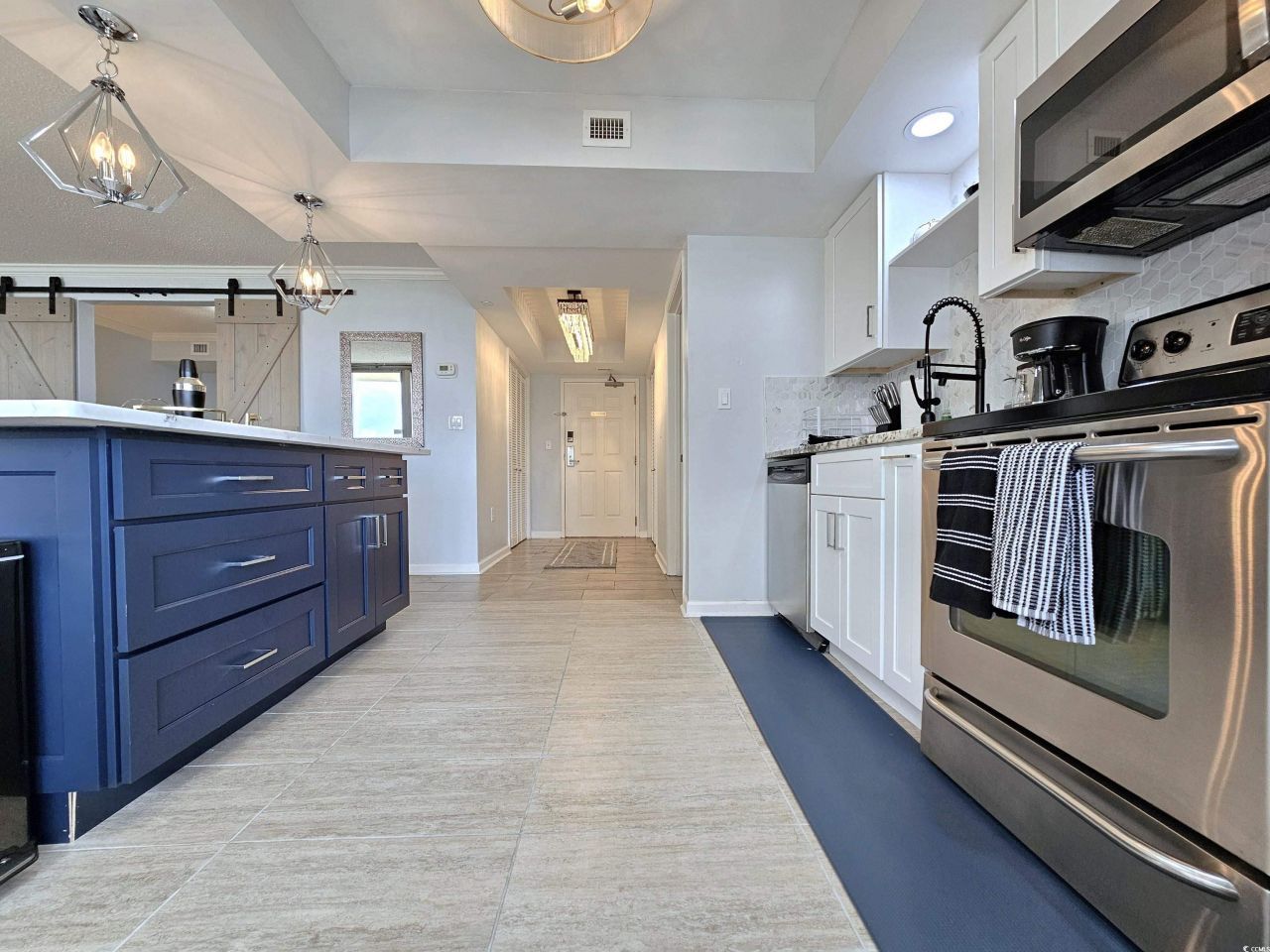 8560 Queensway Blvd. Photo 17