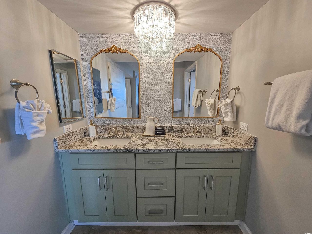 8560 Queensway Blvd. Photo 27