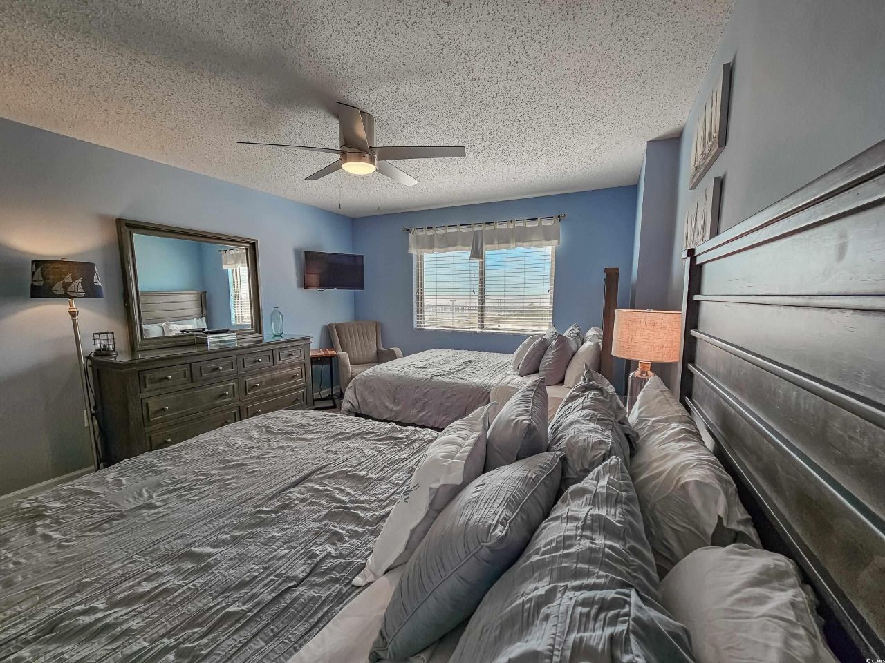 8560 Queensway Blvd. Photo 30