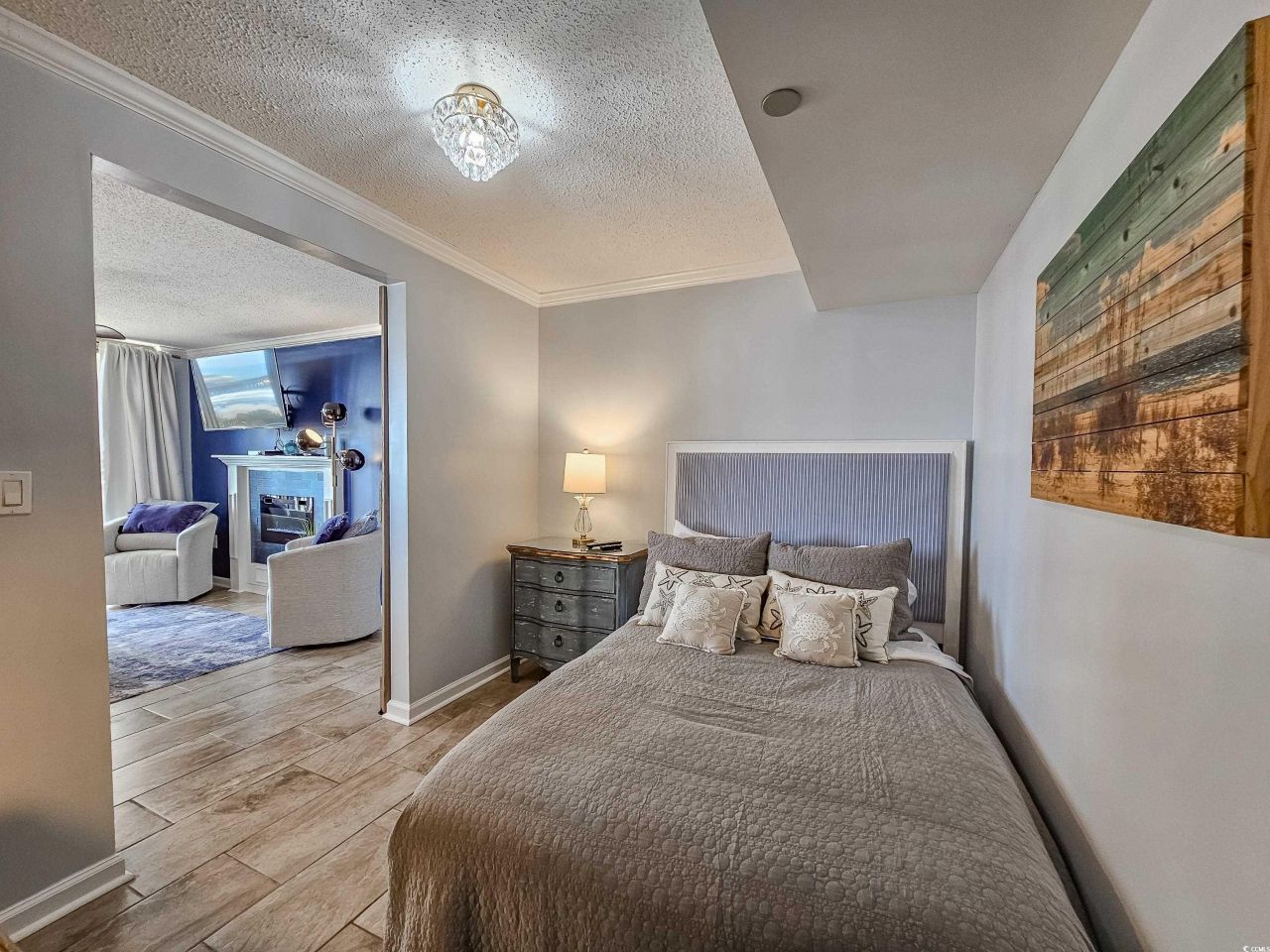 8560 Queensway Blvd. Photo 39