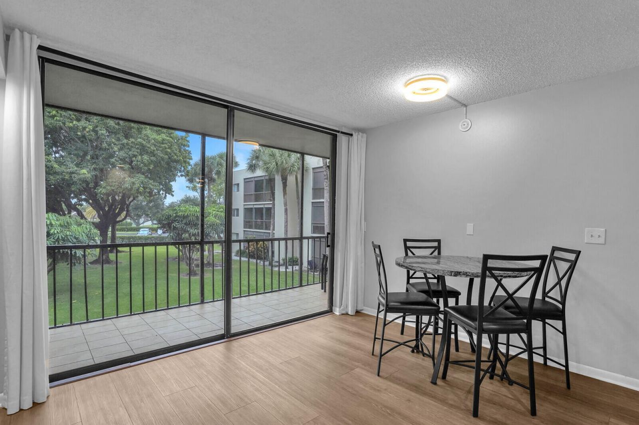 5190 Las Verdes Circle, Unit 214, Delray Beach, FL 33484 Photo