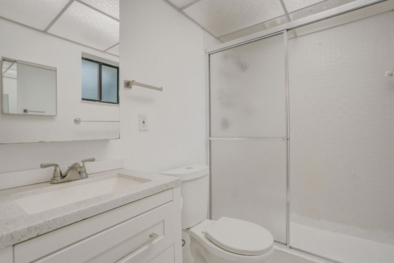 5190 Las Verdes Circle, Unit 214, Delray Beach, FL 33484 Photo