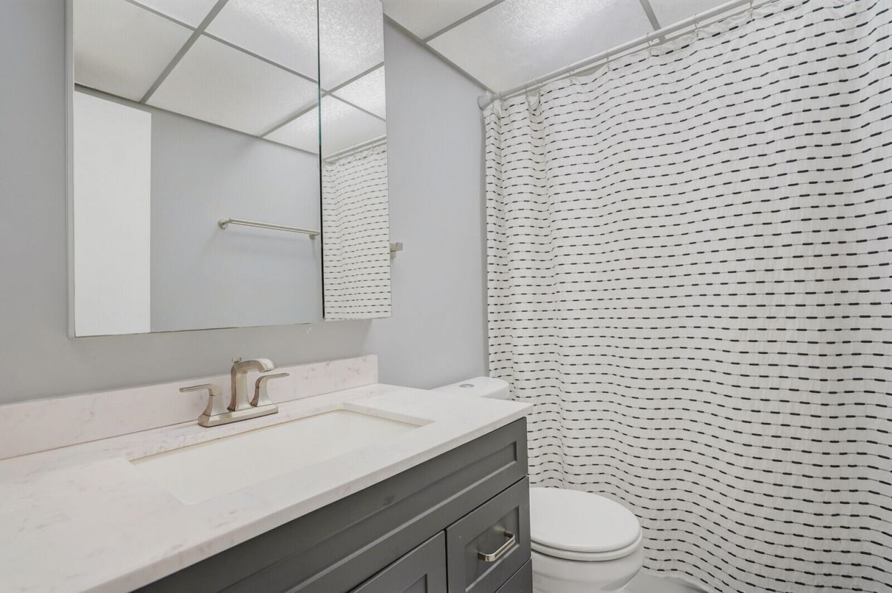 5190 Las Verdes Circle, Unit 214, Delray Beach, FL 33484 Photo