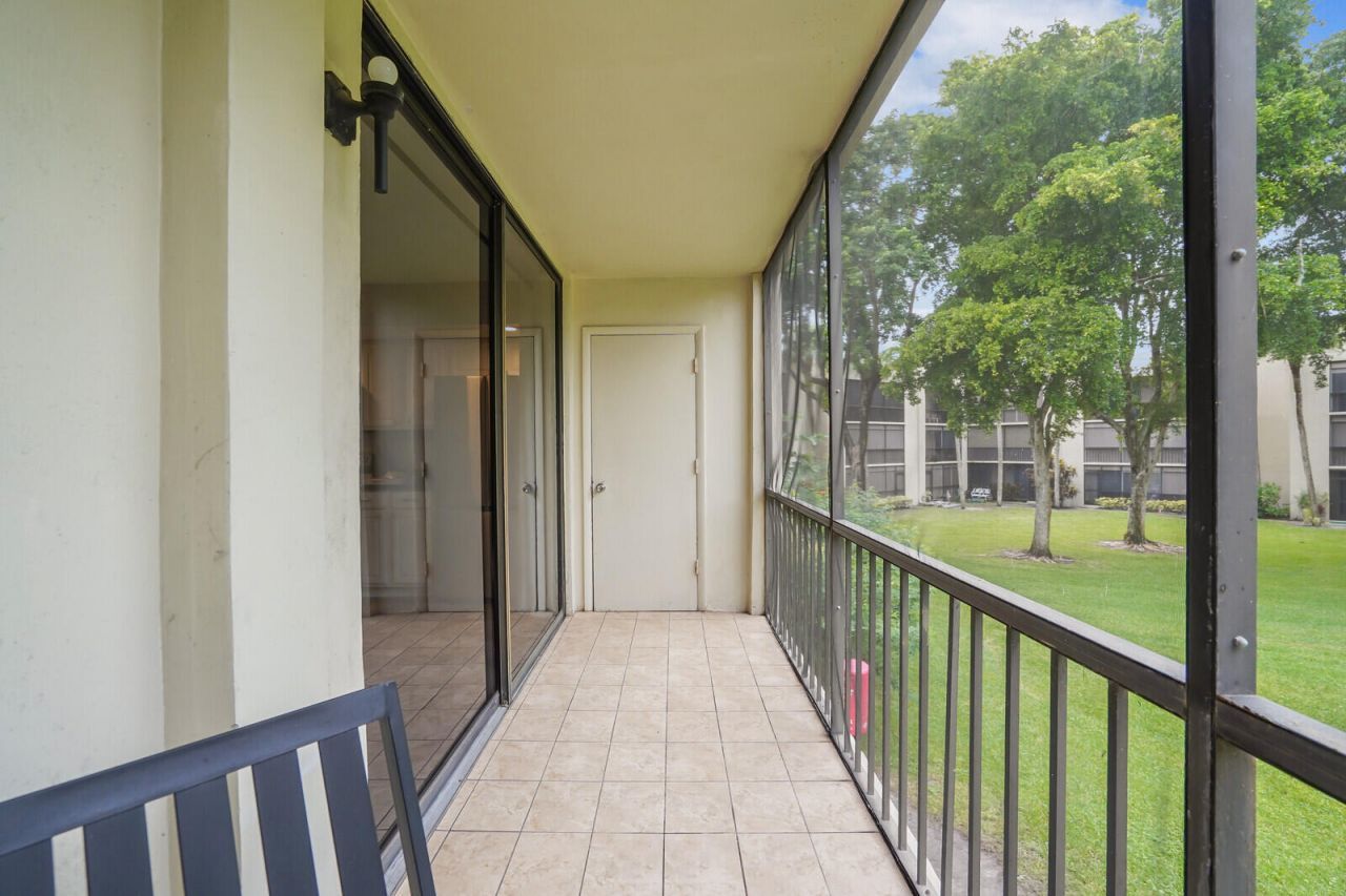 5190 Las Verdes Circle, Unit 214, Delray Beach, FL 33484 Photo