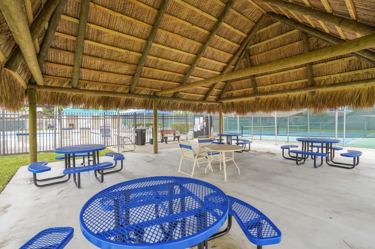 5190 Las Verdes Circle, Unit 214, Delray Beach, FL 33484 Photo