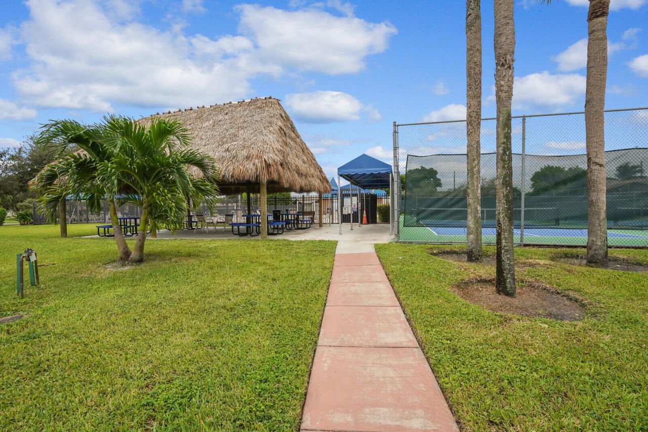 5190 Las Verdes Circle, Unit 214, Delray Beach, FL 33484 Photo