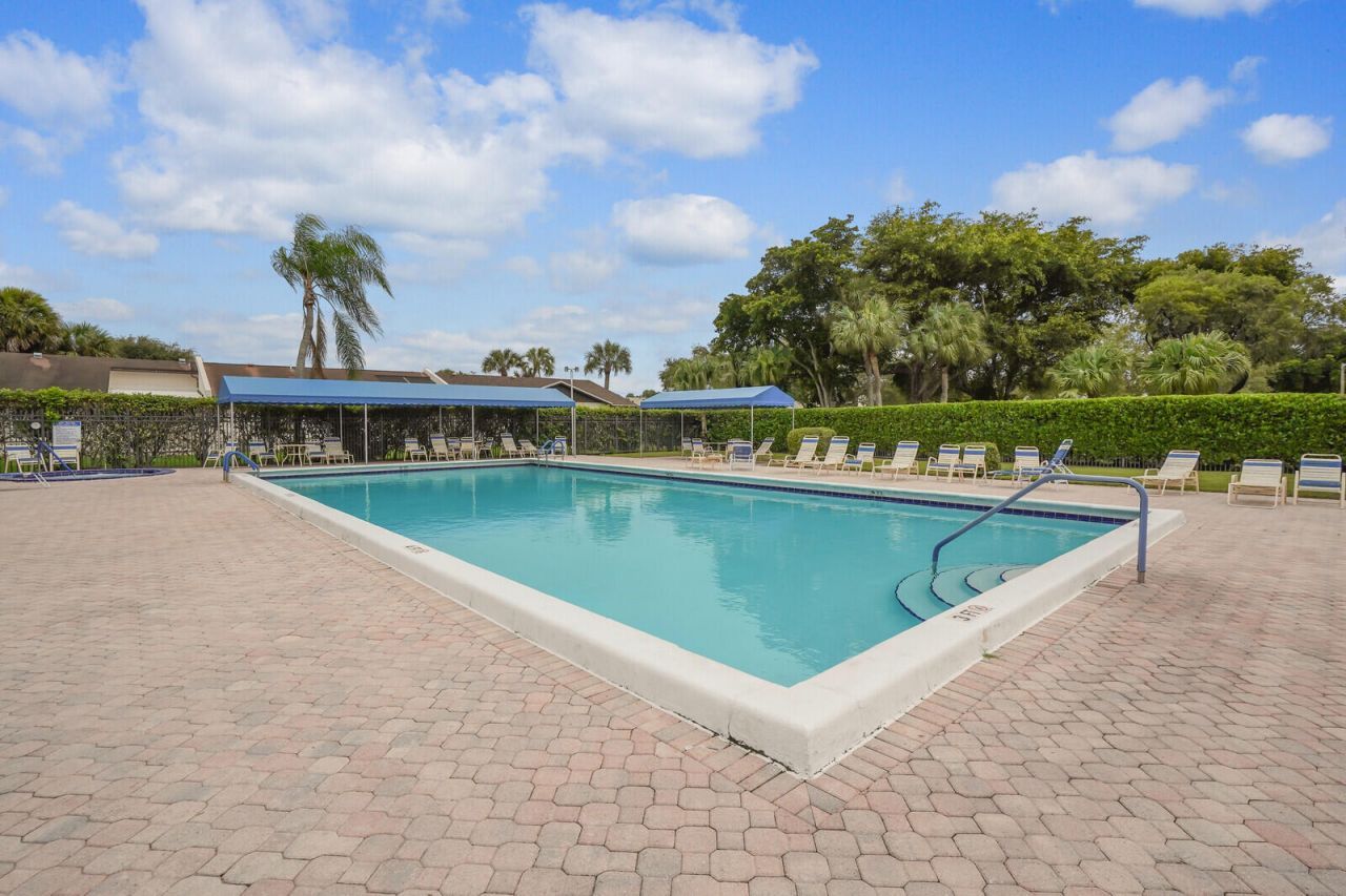 5190 Las Verdes Circle, Unit 214, Delray Beach, FL 33484 Photo