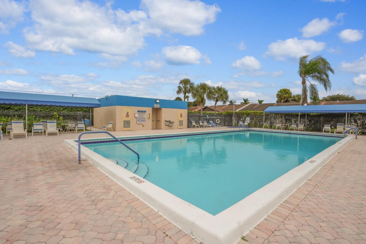 5190 Las Verdes Circle, Unit 214, Delray Beach, FL 33484 Photo