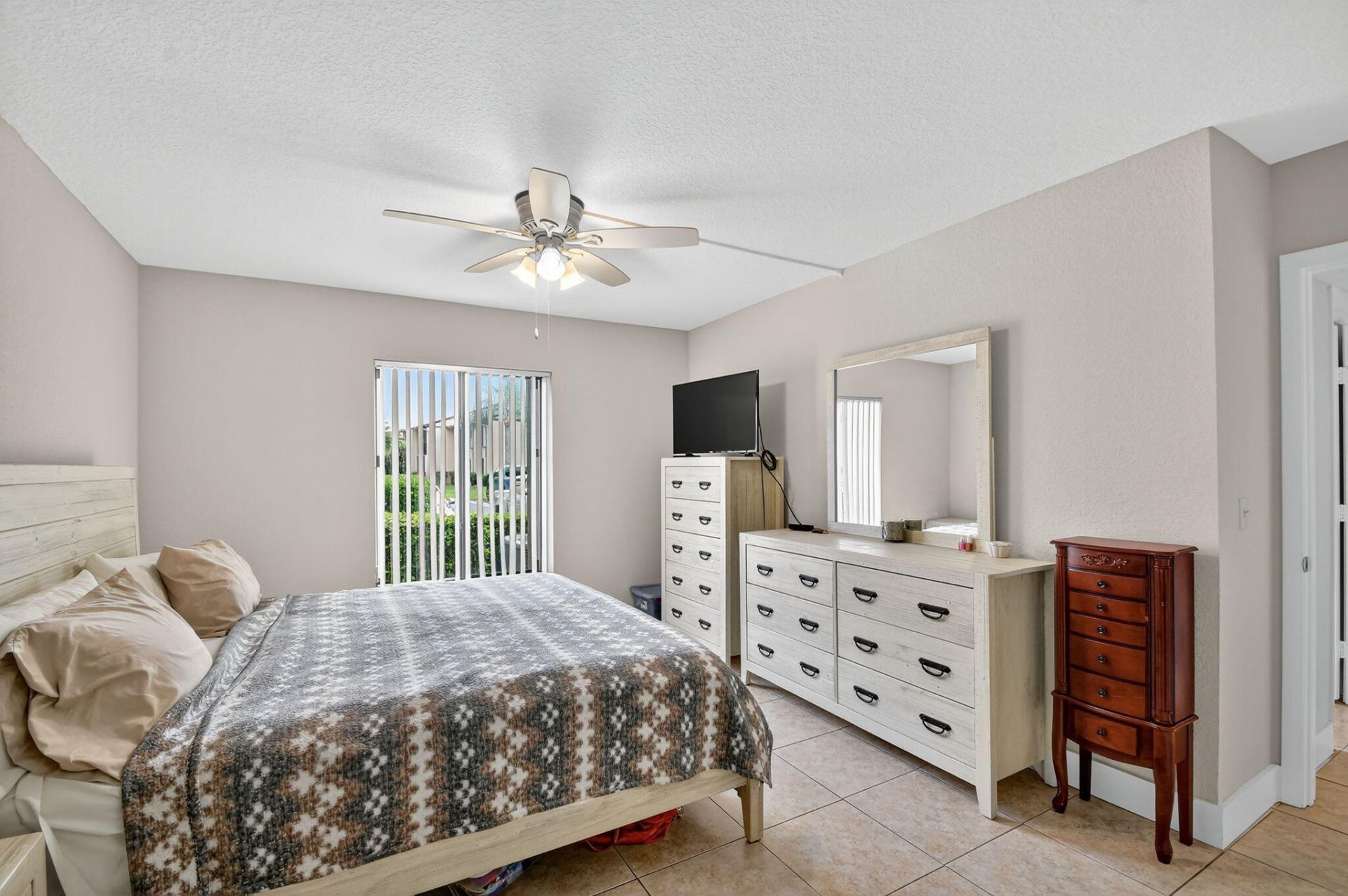 815 Sky Pine Way, Unit B1, Greenacres, FL 33415 Photo